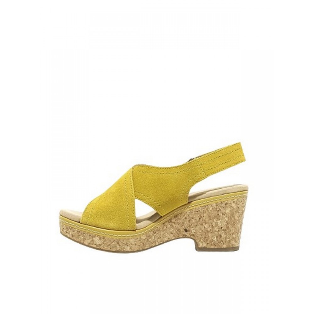 WOMEN PLATFORM CLARKS GISELLE COVE YELLOW SUEDE WOMEN PLATFORM CLARKS GISELLE COVE YELLOW SUEDE