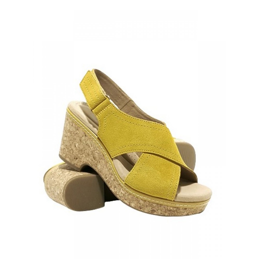 WOMEN PLATFORM CLARKS GISELLE COVE YELLOW SUEDE