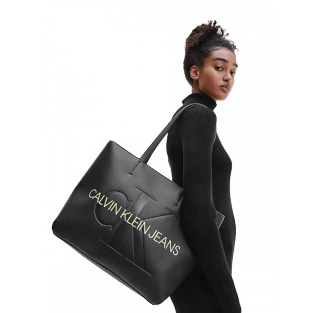 WOMEN BAG CALVIN KLEIN SCULPTED SHOPPER 29 MONO K60K608374-BDS BLACK  SYNTHETIC - R O Z A N A S