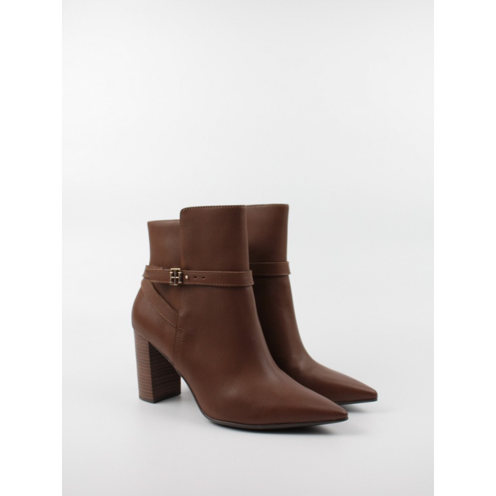 Tommy hilfiger corporate 2025 belt rain boots