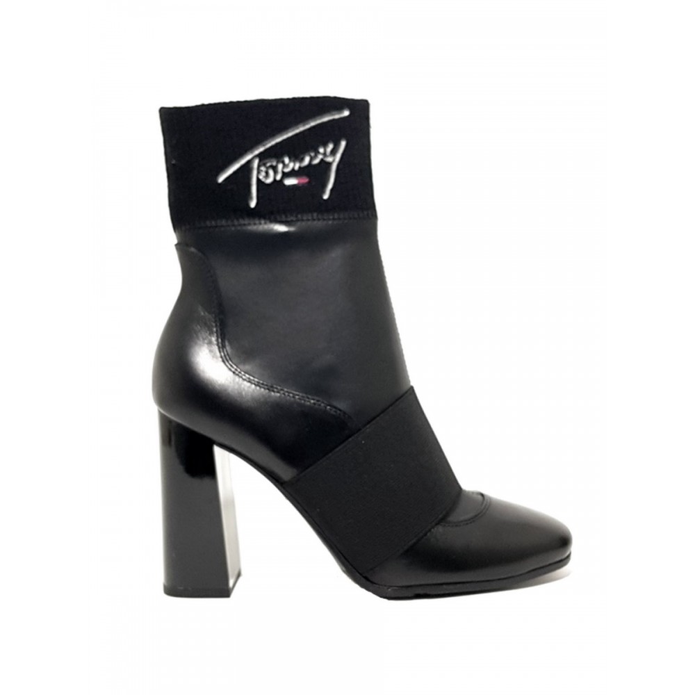 Tommy Hilfiger Women\'s Boot Tommy Signature Heeled Boot EN0EN00615-990 Black Leather-Elastic
