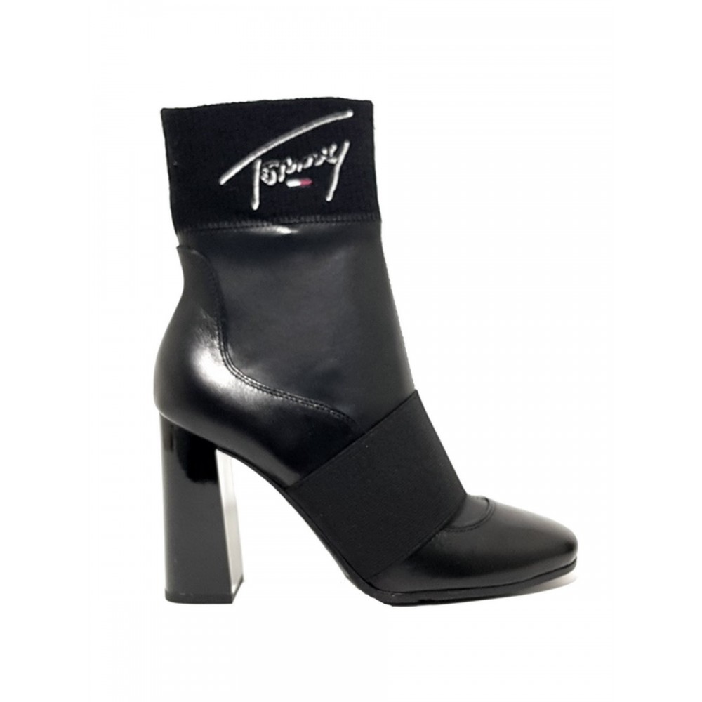 Γυναικείο Μποτάκι Tommy Hilfiger Tommy Signature Heeled Boot EN0EN00615-990 Μαύρο Δέρμα-Ελαστικό