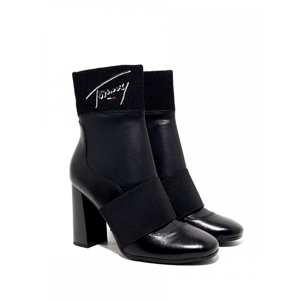 Tommy Hilfiger Women\'s Boot Tommy Signature Heeled Boot EN0EN00615-990 Black Leather-Elastic