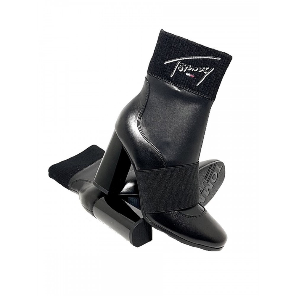 Tommy Hilfiger Women\'s Boot Tommy Signature Heeled Boot EN0EN00615-990 Black Leather-Elastic