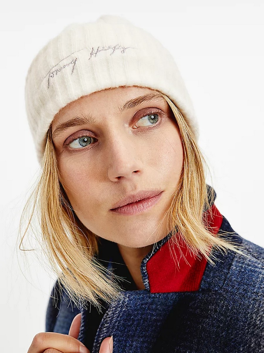 Women Tommy Hilfiger Signature Fresh Beanie AW0AW10621-YBL Off White 