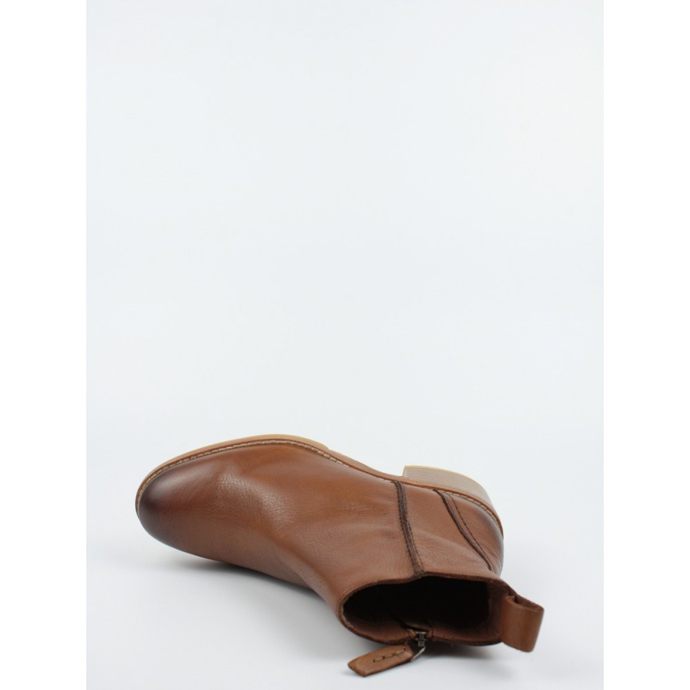 ΓΥΝΑΙΚΕΙΟ ΜΠΟΤΑΚΙ CLARKS COLOGNE ZIP 26161485 ΤΑΜΠΑ ΔΕΡΜΑ