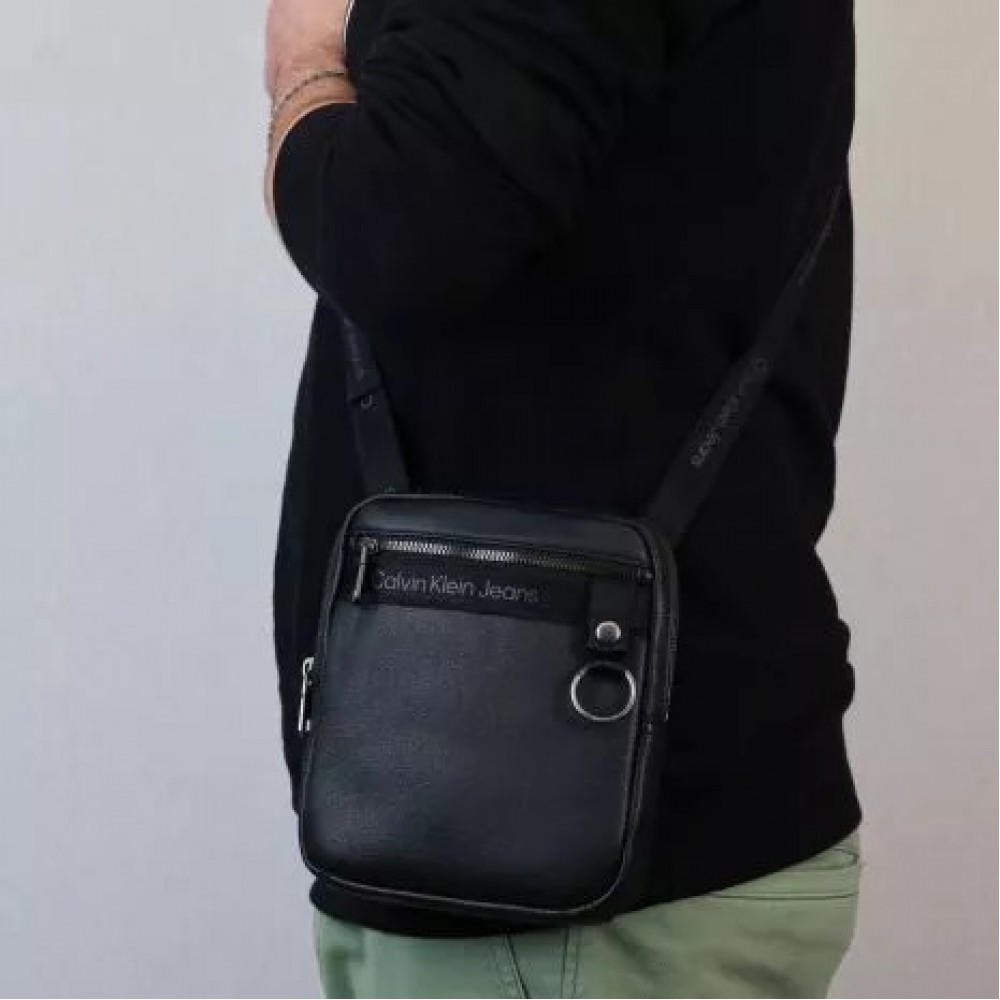 Calvin Klein reporter bag in black