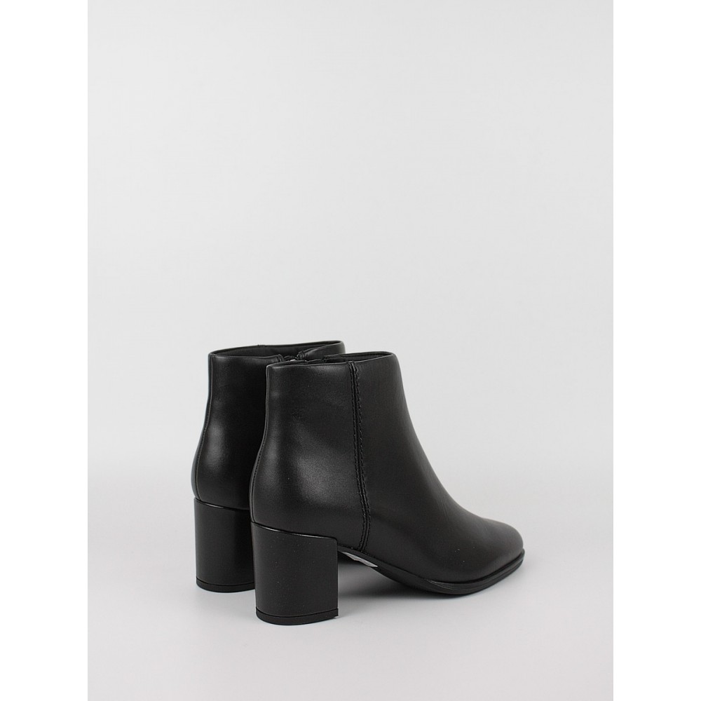 Women Bootie Clarks Freva55 Zip 26174797 Black