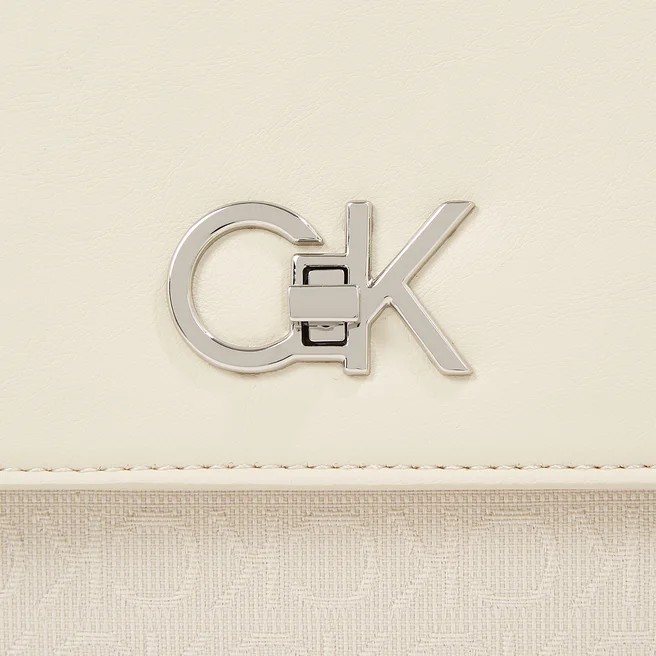 Γυναικεία Τσάντα Calvin Klein Re-Lock Conv Shoulder Bag Jcq K60K611755-PC4 Μπεζ