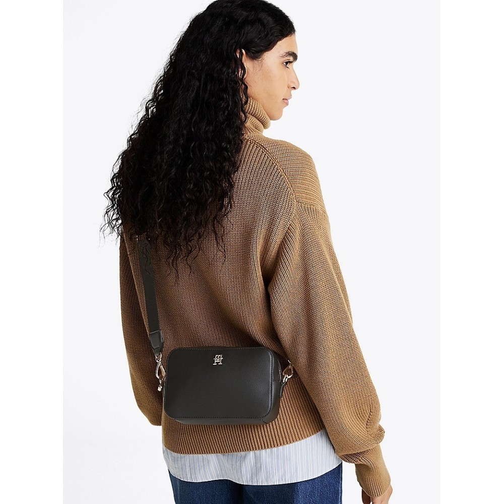 Women Bag Tommy Hilfiger Th Soft Logo Camera Bag AW0AW16906-BDS Black
