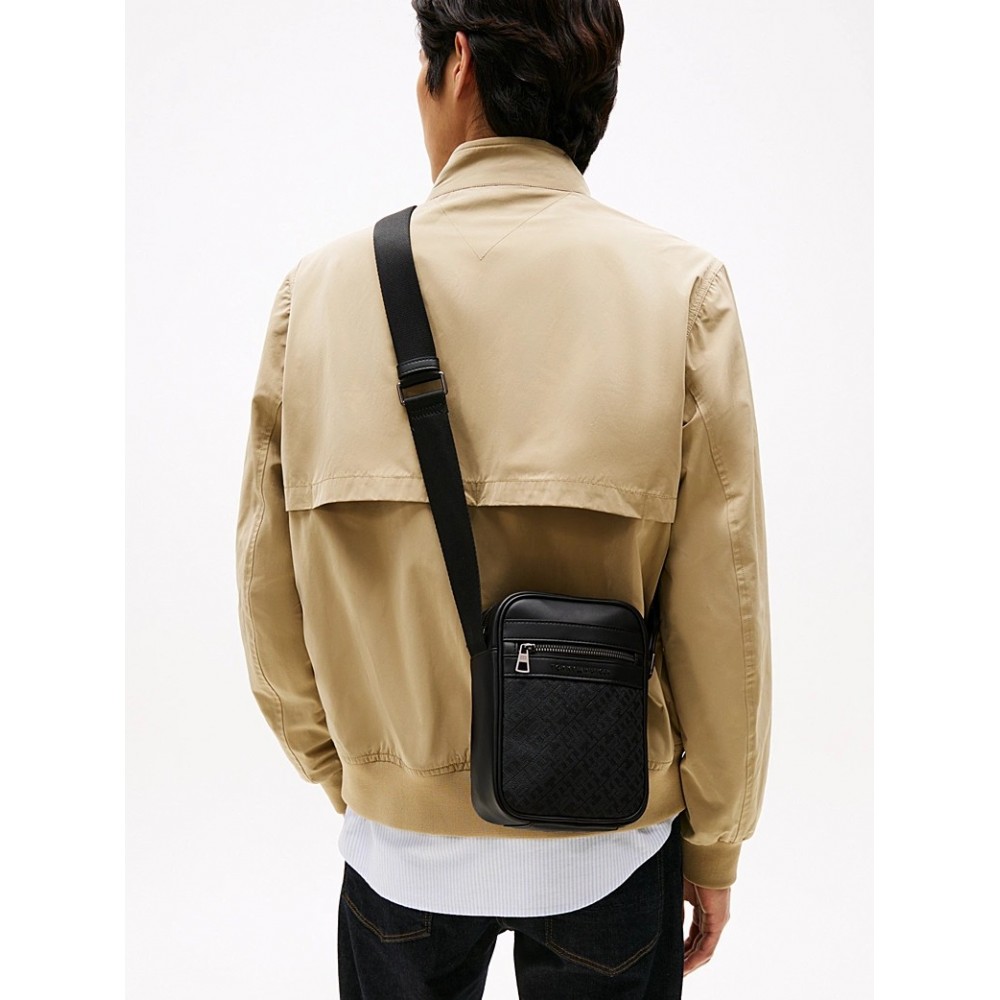 Ανδρικό Τσαντάκι Tommy Hilfiger Th Monograml Mini Reporter AM0AM13493-BDS Μαύρo