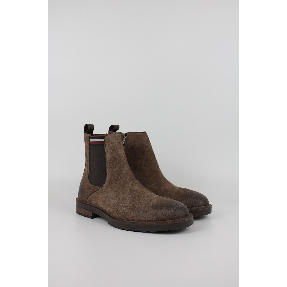 Men BootTommy Hilfiger Cleated Hilfiger Suede Chelsea FM0FM05560-GV0 Legacy Brown