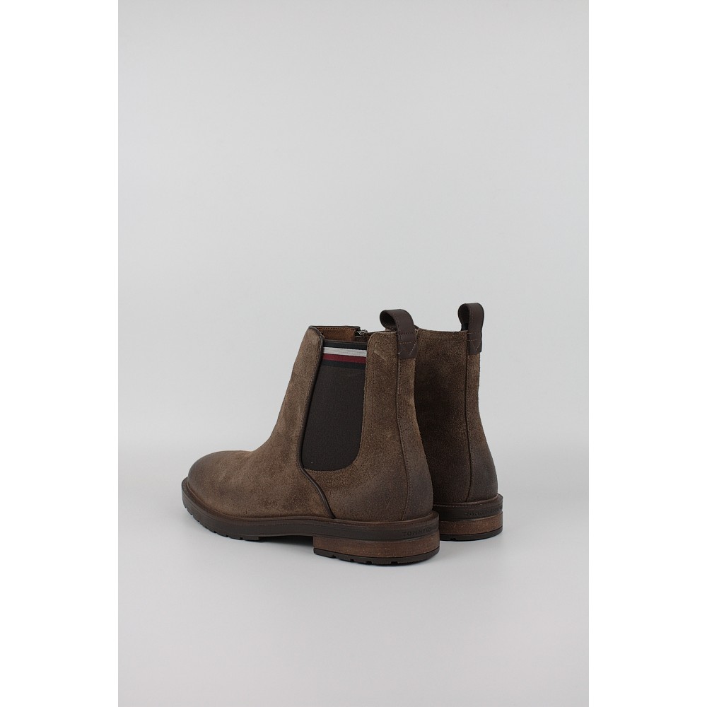 Men BootTommy Hilfiger Cleated Hilfiger Suede Chelsea FM0FM05560-GV0 Legacy Brown