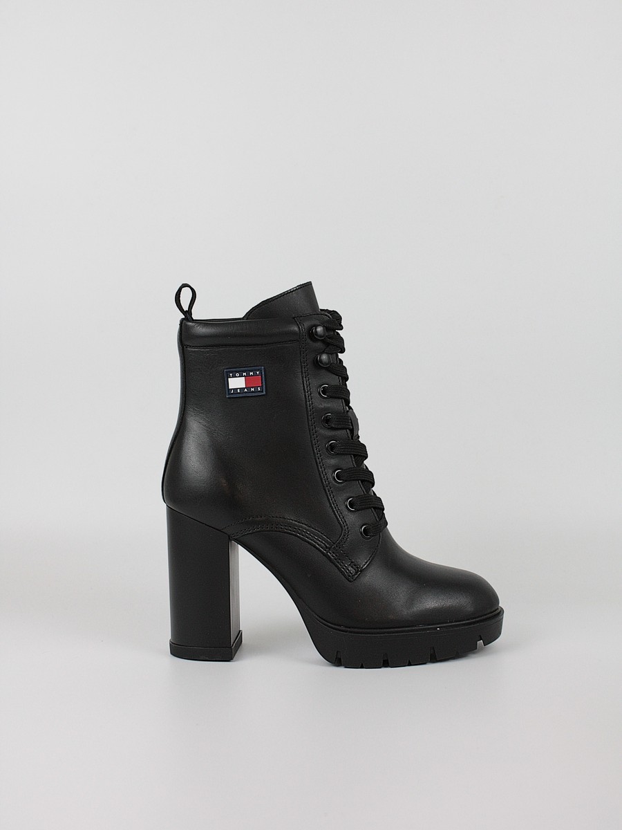 Γυναικεία ΜποτάκιαTommy Hilfiger Tjw Heel Lace Up Boot EN0EN02832-BDS Μαύρο