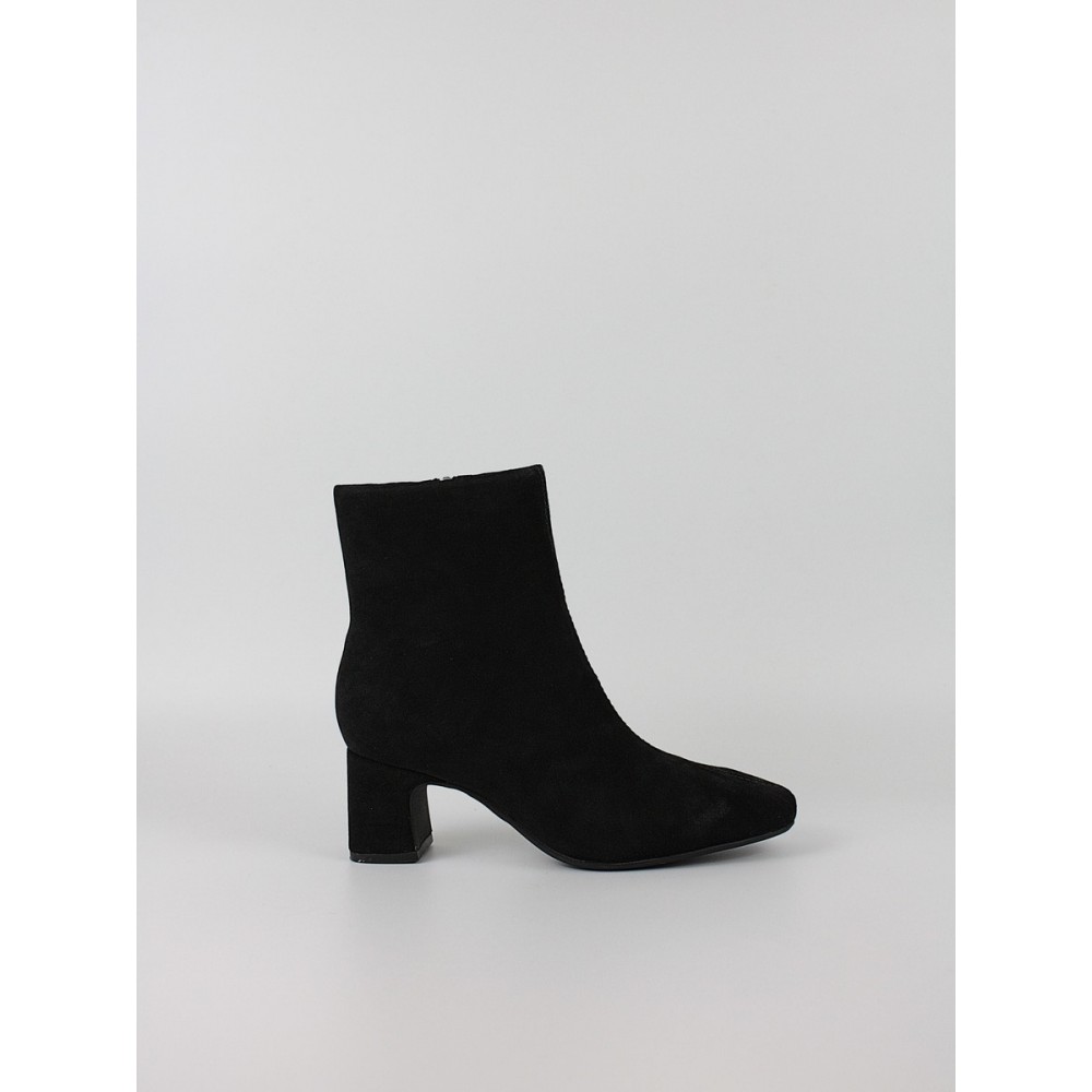 Γυναικεία Μποτάκια Clarks Fernie Zip 26182936 Μαύρο